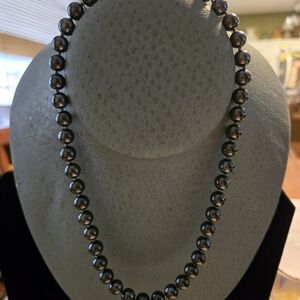 Elegant Black Pearl Necklace